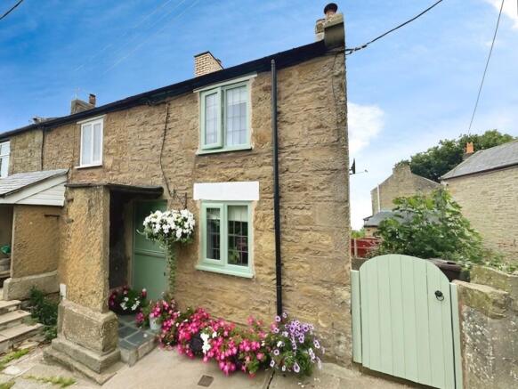 2 bed property, in Profitt Terrace, £152,500