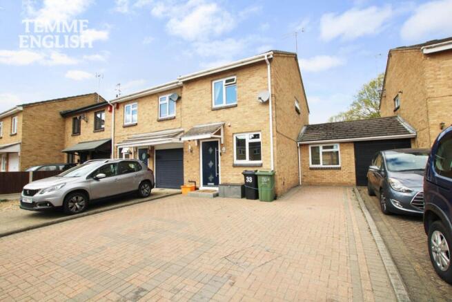 3 bed property, in Queens Road, £375,000