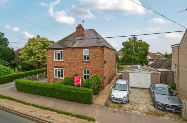 3 bed property, in High Street, £230,000