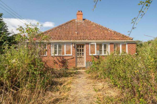 2 bed property, in The Bungalow, £275,000