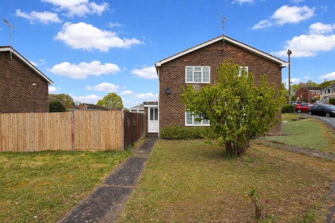 1 bed property, in Mossy Glade, £210,000