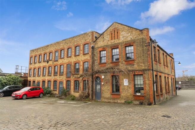 1 bed property, in Athelstan Place, £375,000