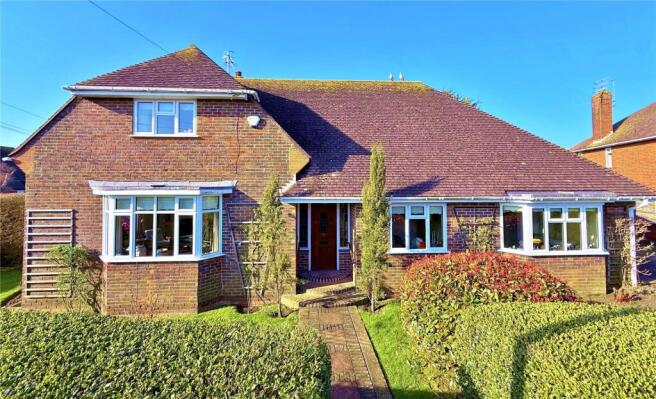 2 bed property, in Smugglers Walk, £630,000