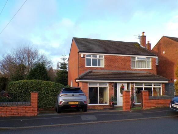 3 bed property, in Alder Road, £379,950