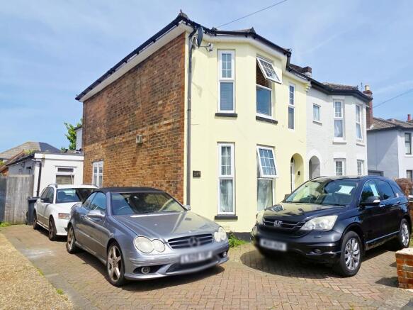 3 bed property, in Stewart Road, £360,000