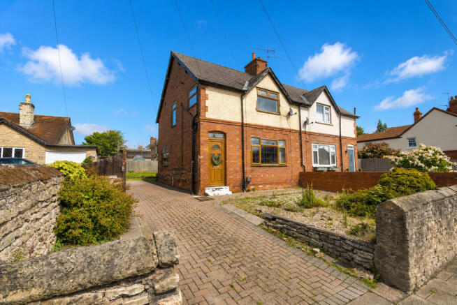 3 bed property, in Westgate, £225,000