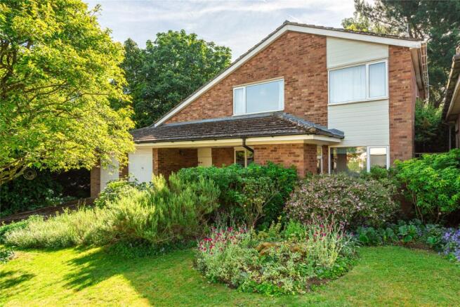 4 bed property, in Park Hill, £595,000