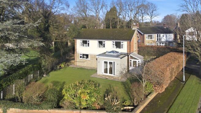 3 bed property, in Foxhill Green, £575,000