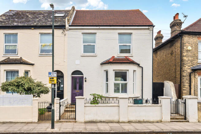 3 bed property, in Robinson Road, £850,000