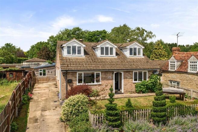 3 bed property, in Heathermere, £550,000