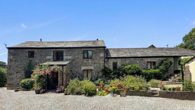 3 bed property, in Lostwithiel PL22, £600,000