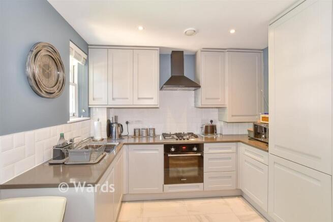 1 bed property, in New Dover Road, £220,000