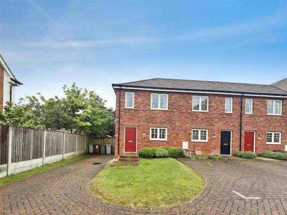 2 bed property, in Rosebay Gardens, £160,000