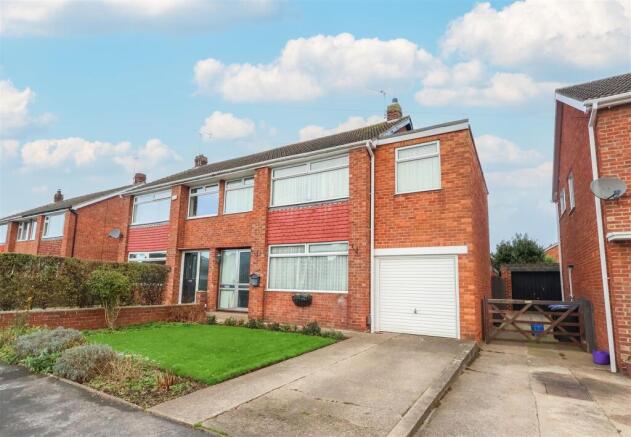 5 bed property, in Whitcliffe Drive, £285,000