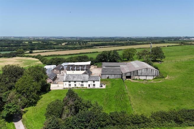 6 bed property, in Pancrasweek, £1,300,000