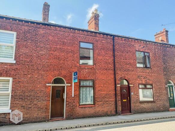 2 bed property, in Common Lane, £200,000