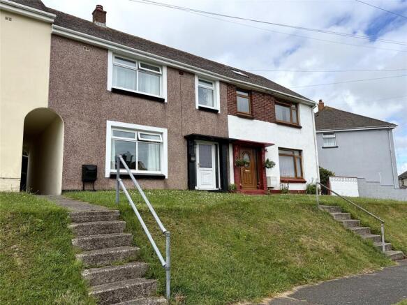 3 bed property, in Coombs Drive, £159,999