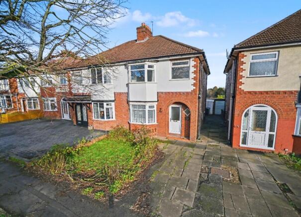 3 bed property, in Pinfold Lane, £265,000