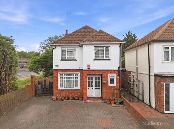 4 bed property, in Lechmere Approach, £900,000