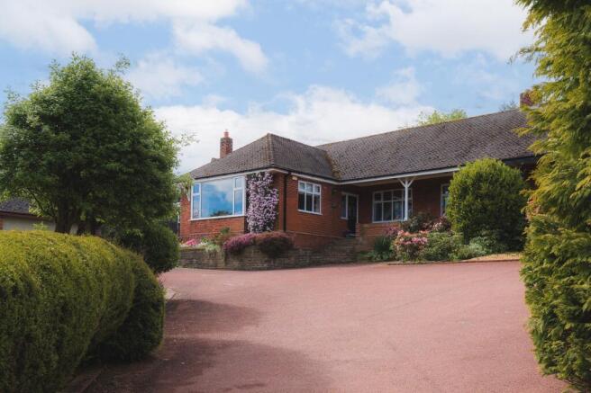 4 bed property, in Highfield, £600,000