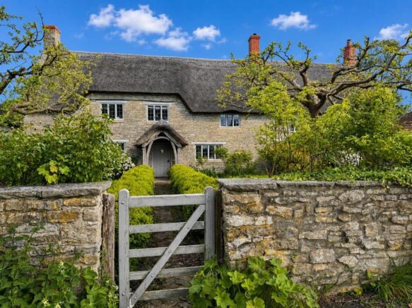 4 bed property, in Wales, £725,000