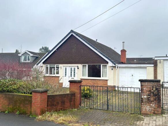 3 bed property, in Poplars Road, £375,000