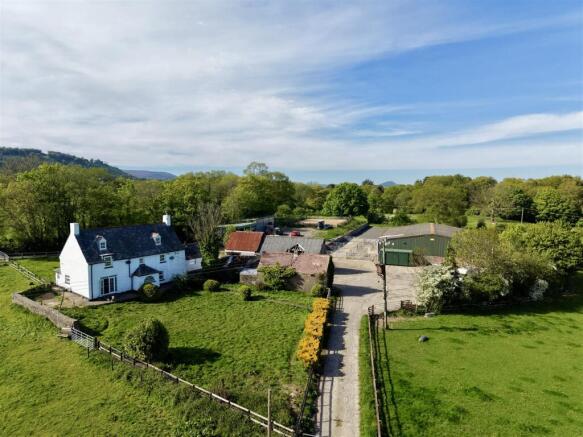 3 bed property, in Croesypant, £950,000