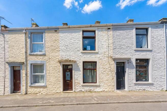 2 bed property, in Gladstone Street, £78,000