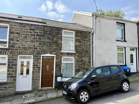 2 bed property, in Church Street, £85,000