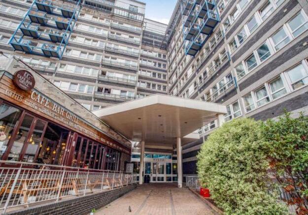 1 bed property, in Flat 405 The Vista Building, £125,000