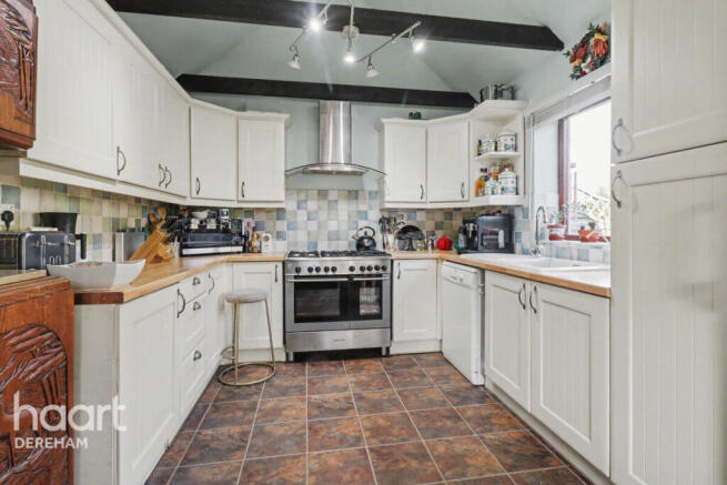 3 bed property, in Richmond Road, £375,000