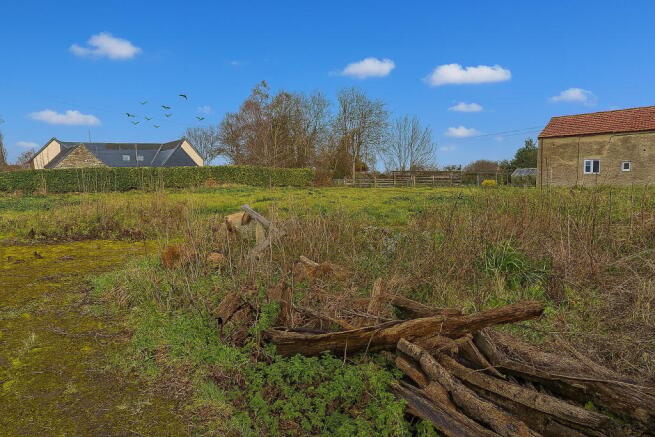 Land, in Land to the North Station Road, £300,000