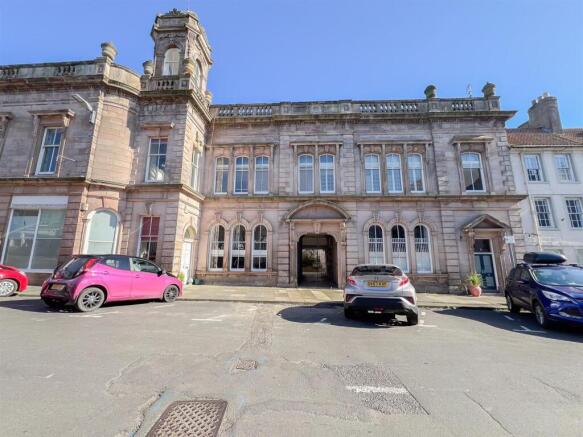 2 bed property, in Corn Exchange, £115,000