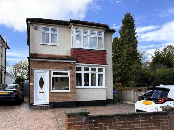 3 bed property, in Baldwyns Park, £560,000