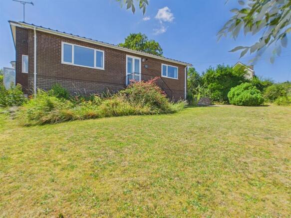 2 bed property, in Mynyddbach, £499,950