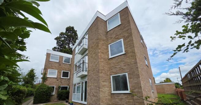 1 bed property, in Flat 22 Ashleigh Court, £190,000