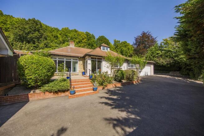 5 bed property, in Gravesend Road, £850,000