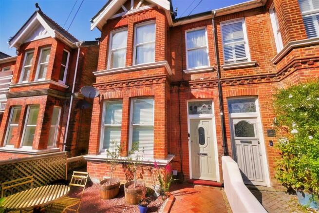 3 bed property, in Browning Road, £295,000