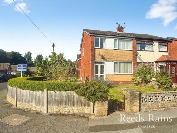 3 bed property, in Inskip Road, £185,000