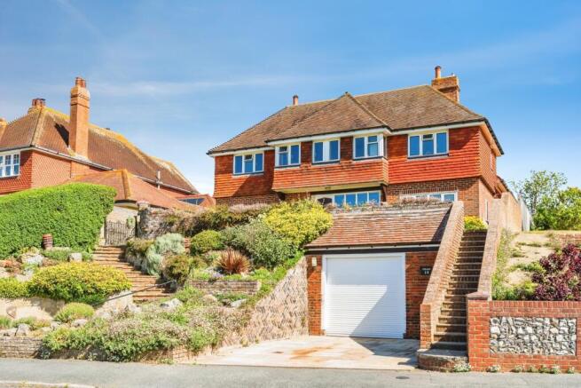 4 bed property, in Chyngton Road, £1,140,000
