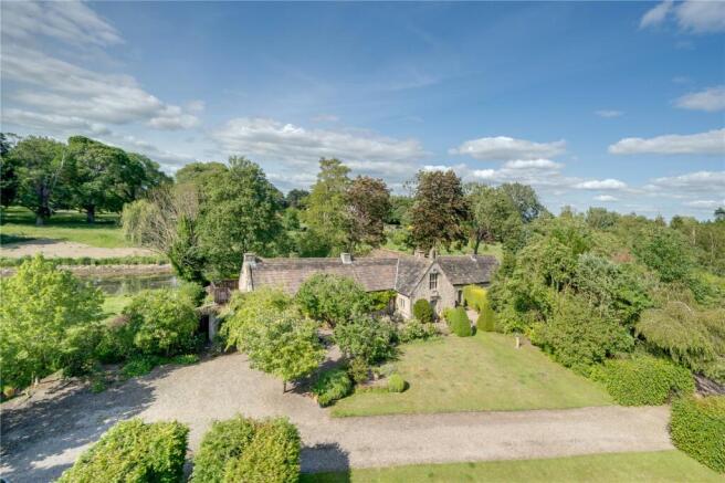 5 bed property, in Firby, £795,000
