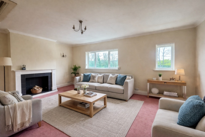 2 bed property, in Hildyard Row, £65,000
