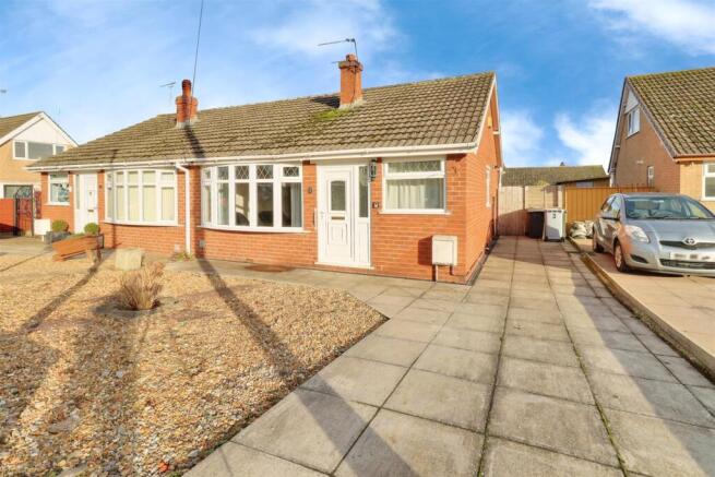 2 bed property, in Delves Close, £185,000
