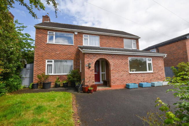4 bed property, in Brookhurst Road, £425,000