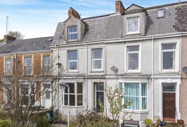 5 bed property, in Woodlands Terrace, £240,000