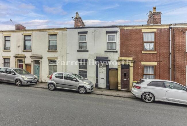 2 bed property, in St. Georges Road, £110,000