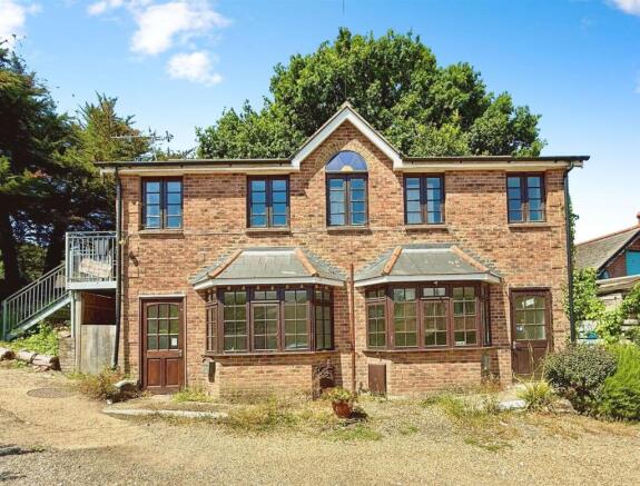 2 bed property, in The Mews, £250,000