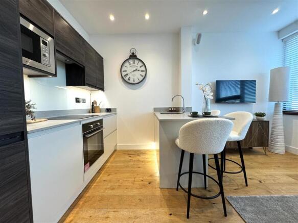 1 bed property, in The Ring, £175,000