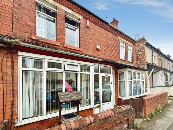 3 bed property, in Victoria Street, £115,000