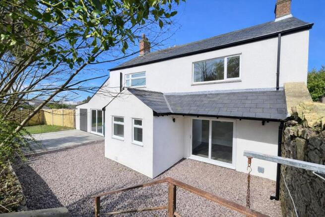 7 bed property, in Perrys Court Lane, £700,000
